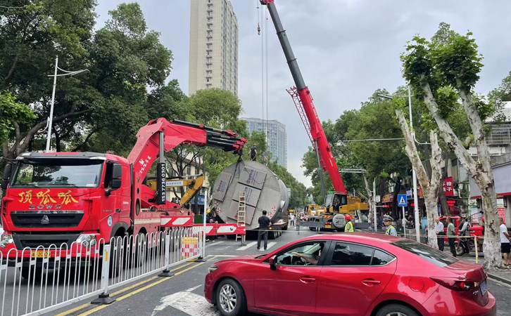 1758698688144810.jpg 516.jpg